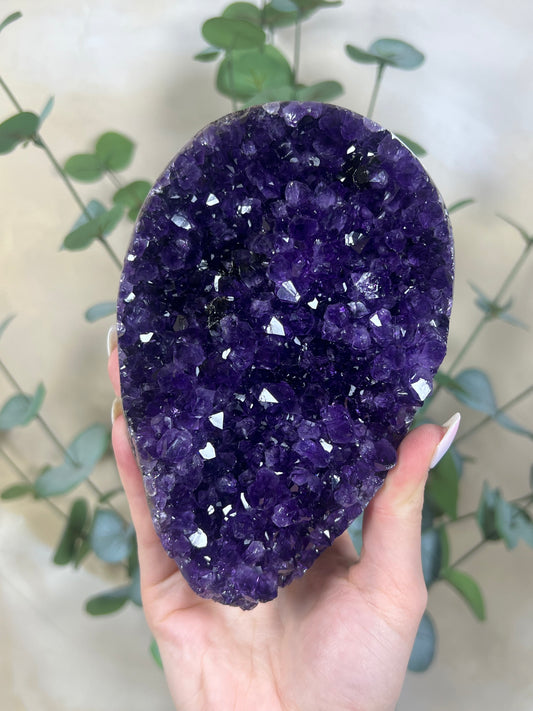 Amethyst on Stand (134AA)