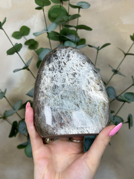 Black Moonstone Freeform (60AA)