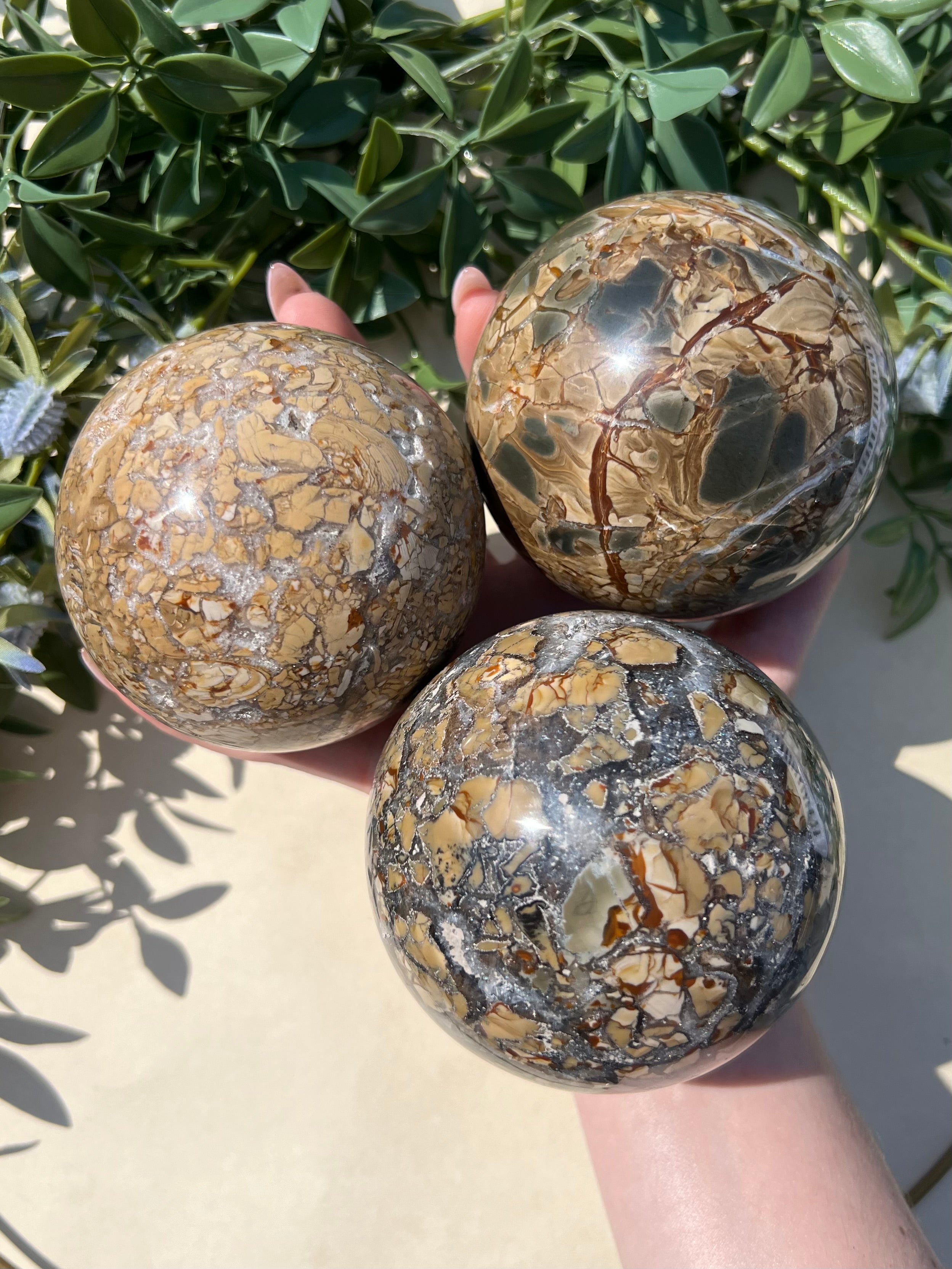 アイビスジャスパー　スフィア Ibis Jasper Sphere – Aquarius Crystals and Gems
