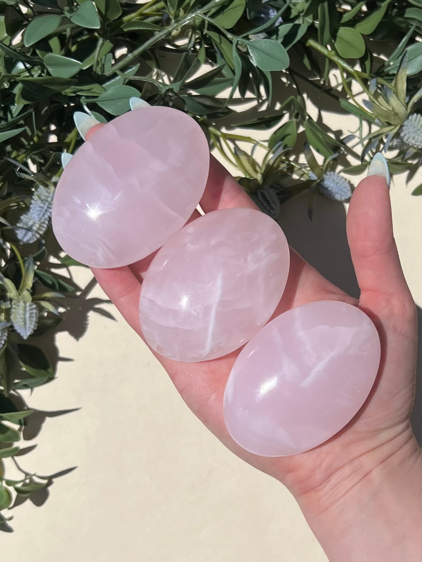 Mangano Calcite Palms