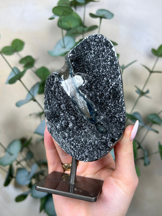 Black Amethyst on Stand (118EA)