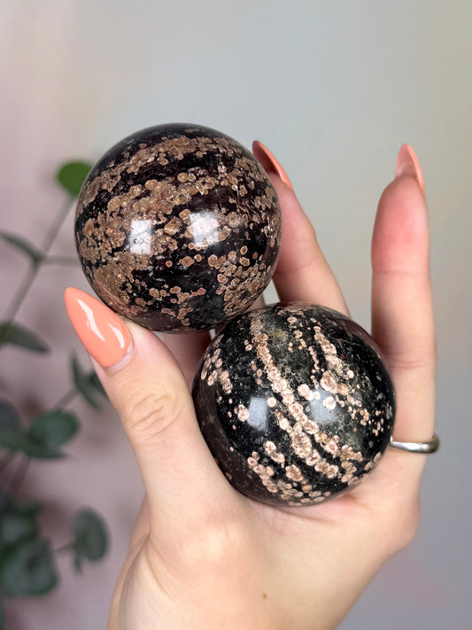 Orbicular Rhyolite Spheres (20AZ, 20BA)