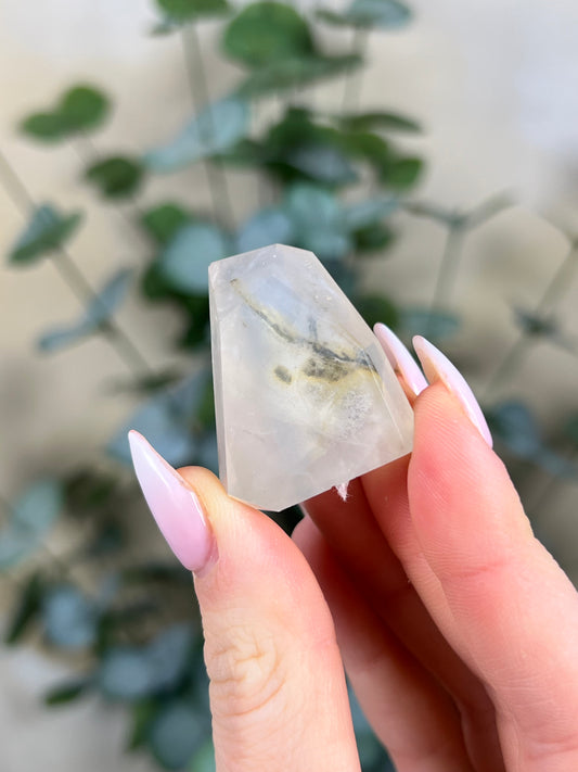 Dendritic Quartz Freeform (8GP)