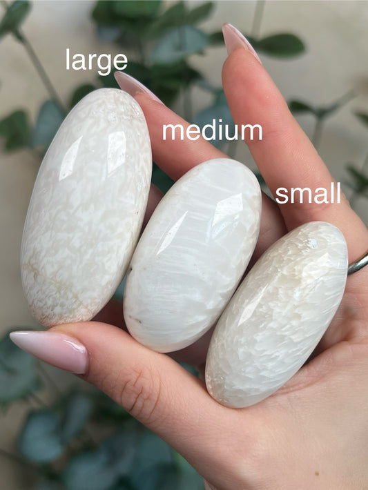 Scolecite Shivas (4 sizes)